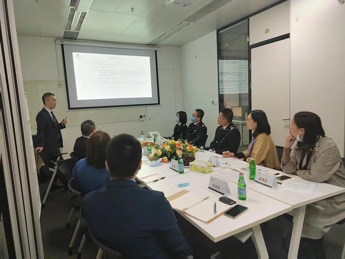 廣州海珠區(qū)科工商信局、海珠海關領導蒞臨進貿通指導工作
